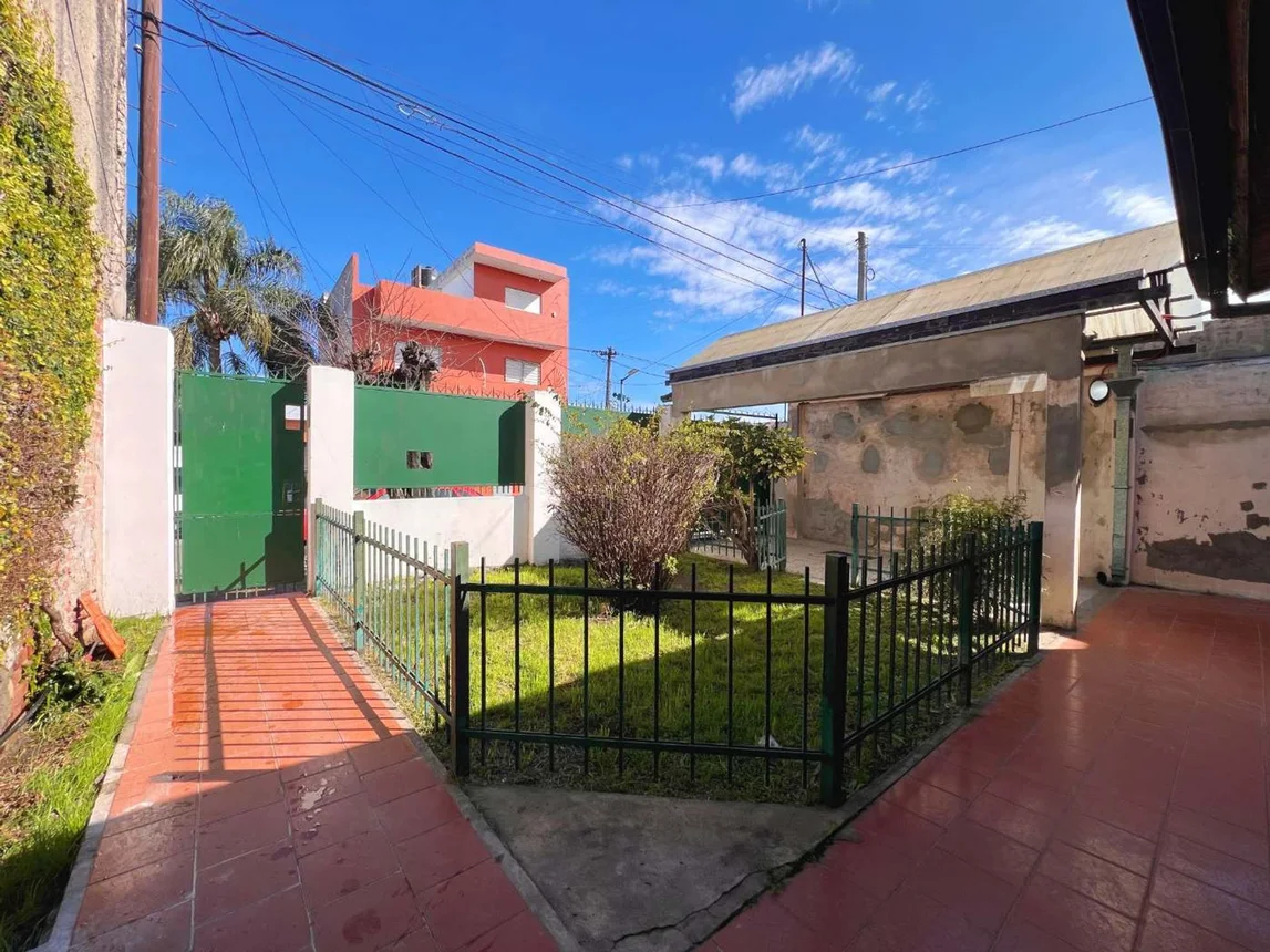 Casa de 3 ambientes en venta en Bernal Oeste, Luis María Campos 1300, foto 3