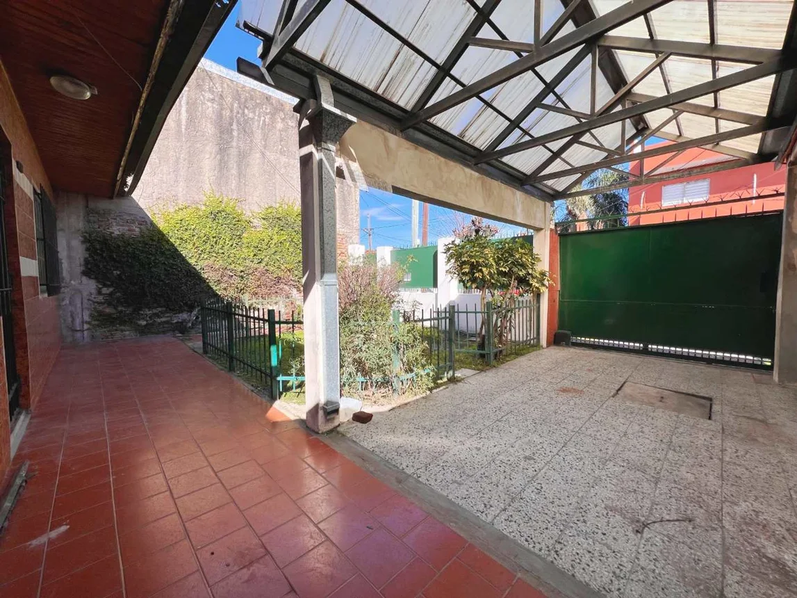 Casa de 3 ambientes en venta en Bernal Oeste, Luis María Campos 1300, foto 5