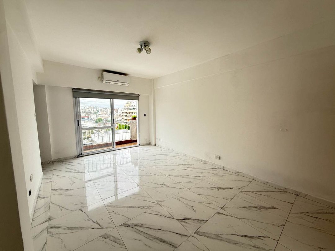 Venta Depto 2 amb Balcon Reciclado Floresta