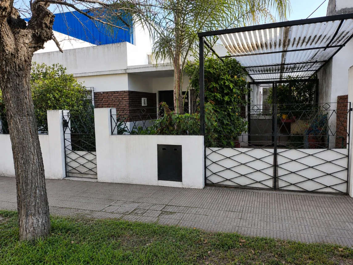 Casa de 3 ambientes en venta en Villa Tesei, Benvenuto Cellini 3800, foto 3
