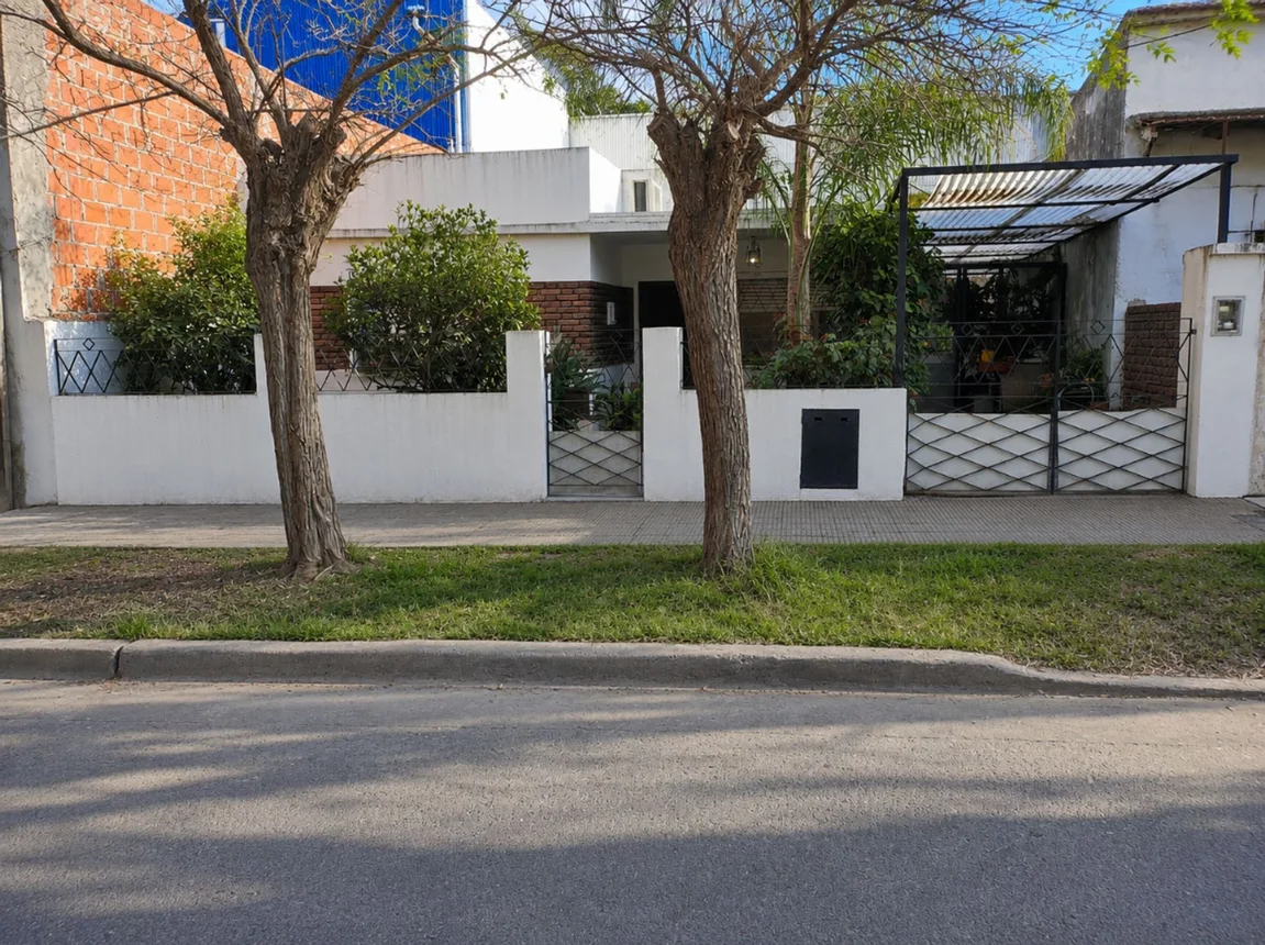 Casa de 3 ambientes en venta en Villa Tesei, Benvenuto Cellini 3800, foto 2