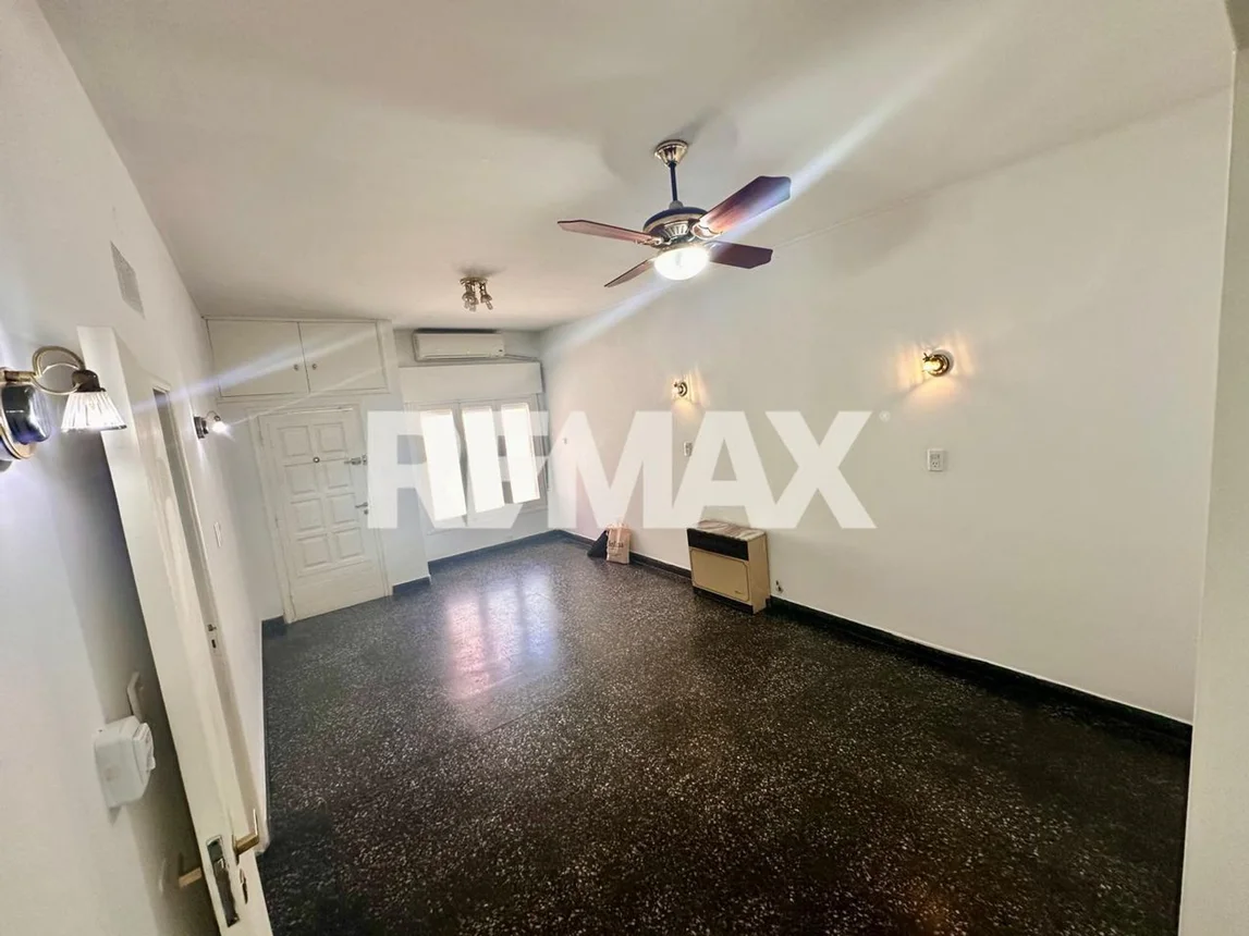 Casa de 5 ambientes en alquiler en Neuquén, Santiago del Estero 400, foto 4