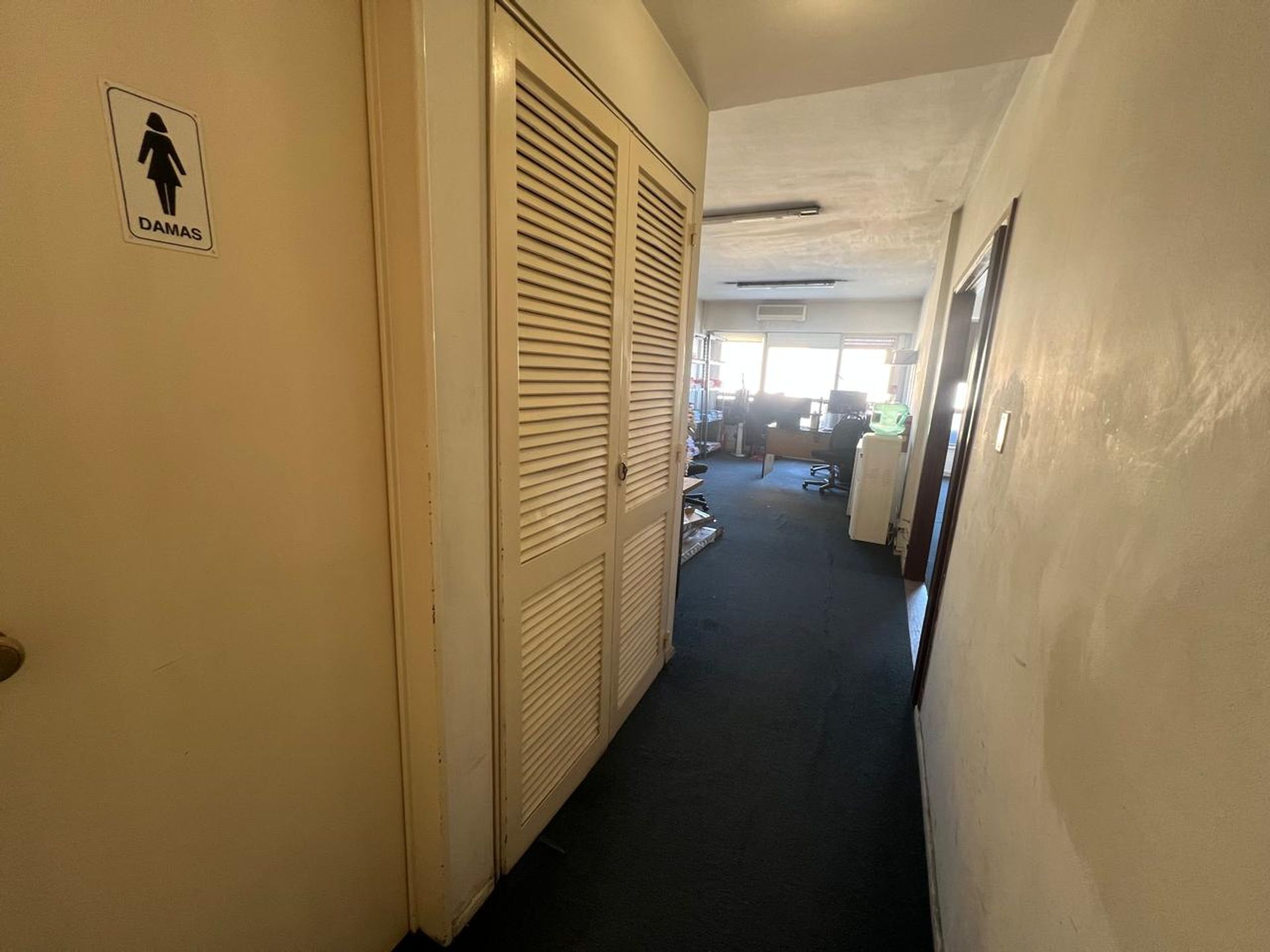 Foto 12 — VENTA OFICINA AV BELGRANO BAÑO PROPIO SEGURIDAD 24