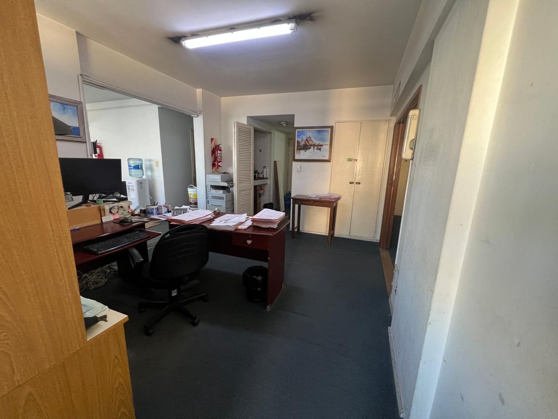 Foto 5 — VENTA OFICINA AV BELGRANO BAÑO PROPIO SEGURIDAD 24