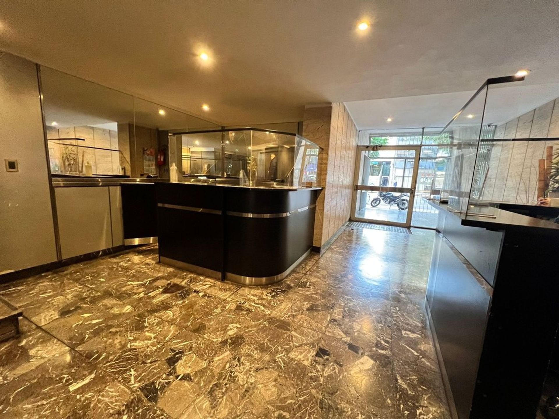 Foto 16 — VENTA OFICINA AV BELGRANO BAÑO PROPIO SEGURIDAD 24