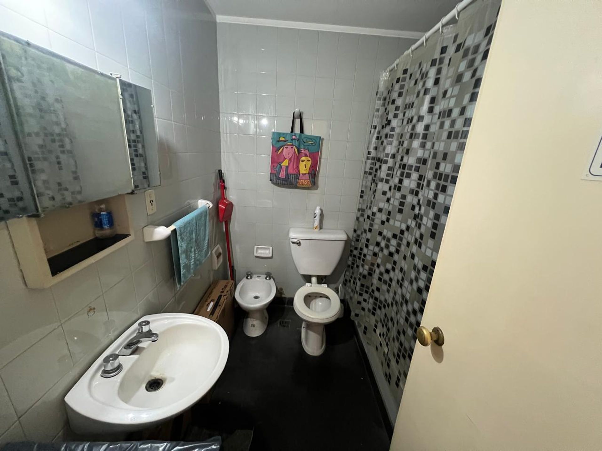 Foto 7 — VENTA OFICINA AV BELGRANO BAÑO PROPIO SEGURIDAD 24