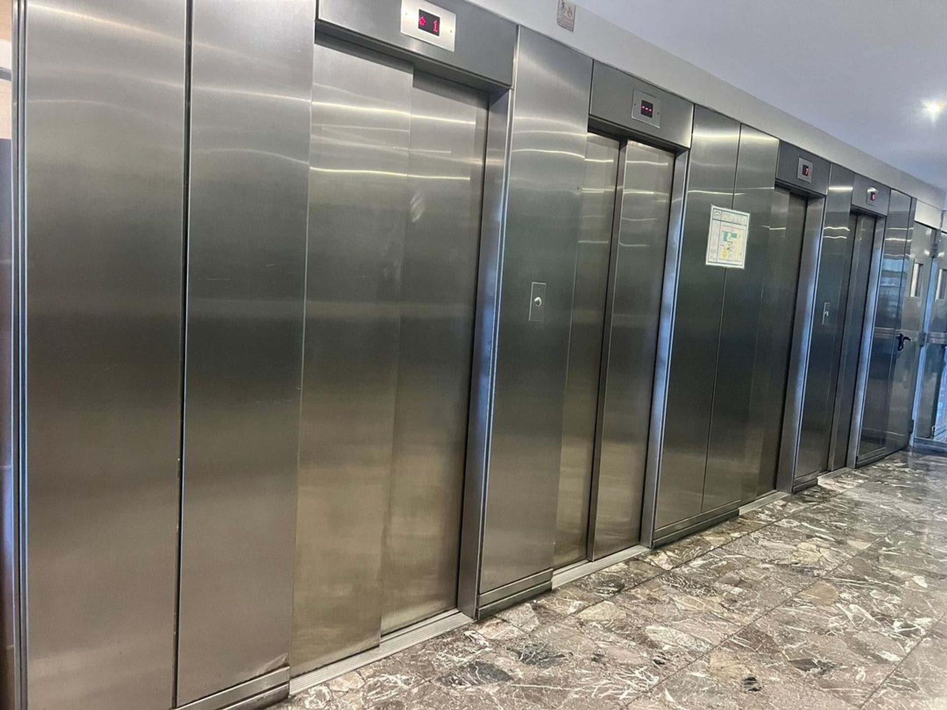 Foto 8 — VENTA OFICINA AV BELGRANO BAÑO PROPIO SEGURIDAD 24