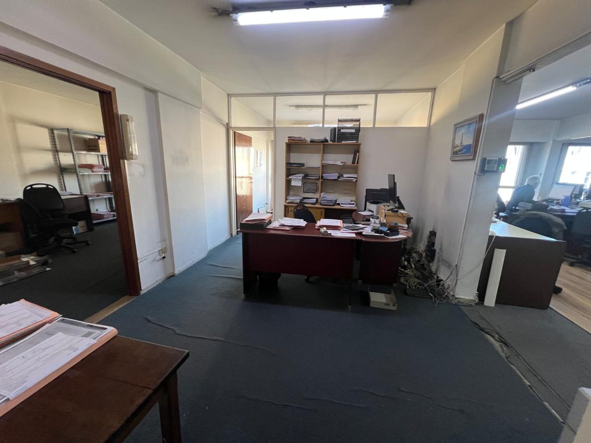 VENTA OFICINA AV BELGRANO BAÑO PROPIO SEGURIDAD 24