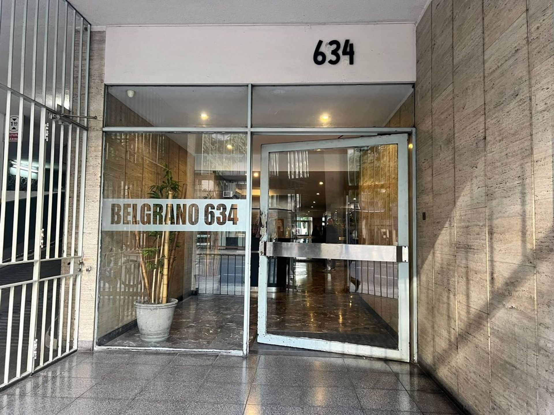 Foto 19 — VENTA OFICINA AV BELGRANO BAÑO PROPIO SEGURIDAD 24