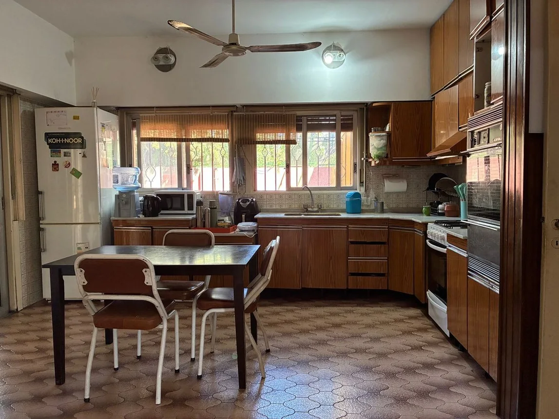 Casa de 5 ambientes en venta en Hurlingham, German Argerich 1400, foto 3