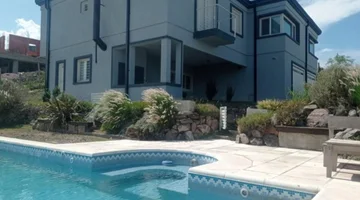 VENTA AMPLIA CASA 4 DORM COUNTRY LA CUESTA