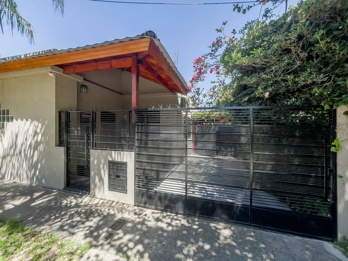 Casa de 4 ambientes en venta en Aldo Bonzi, Artilleros 1900, foto 2