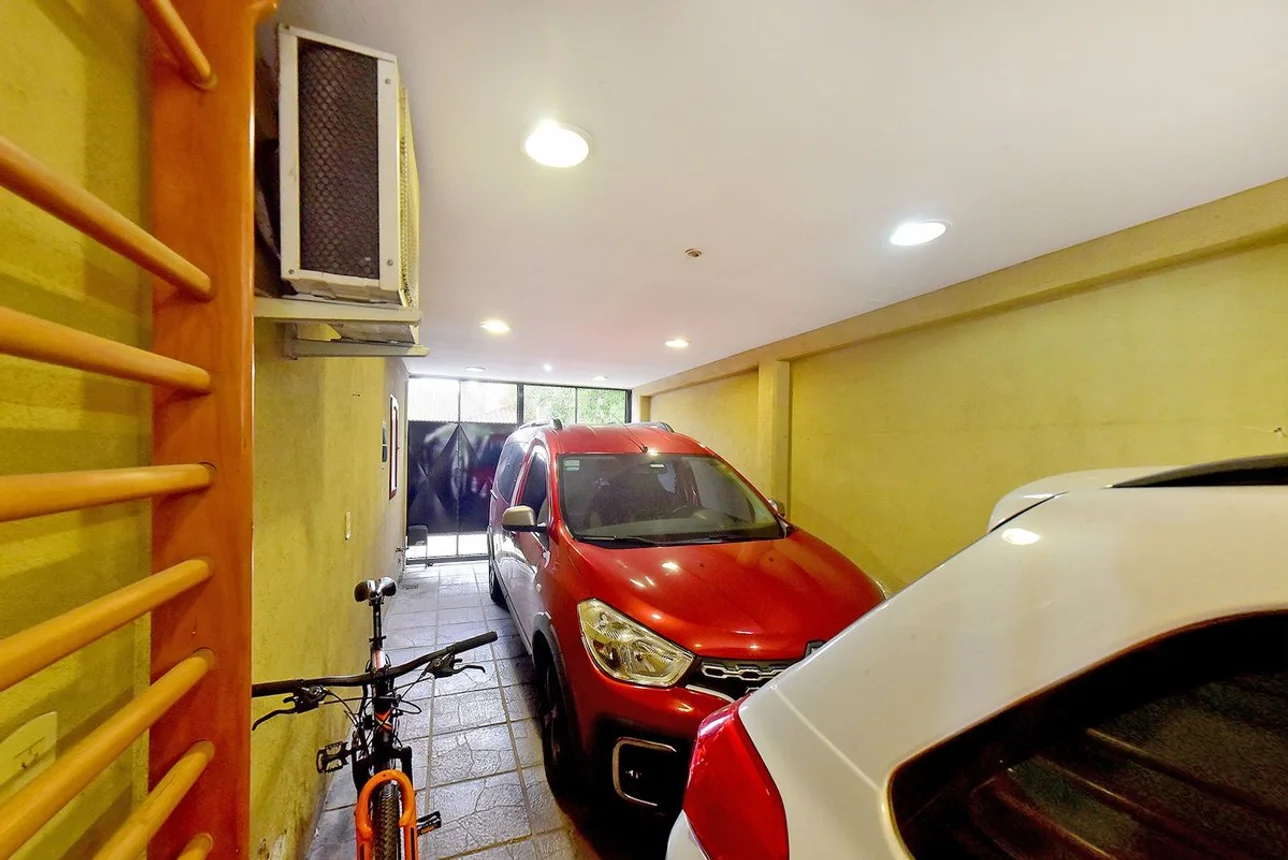 Casa de 6 ambientes en venta en Hurlingham, Debussy 1600, foto 4