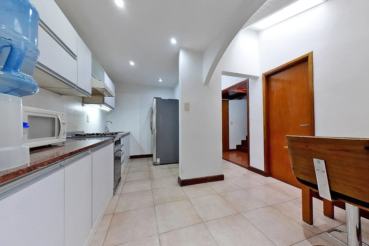 Casa de 6 ambientes en venta en Hurlingham, Debussy 1600