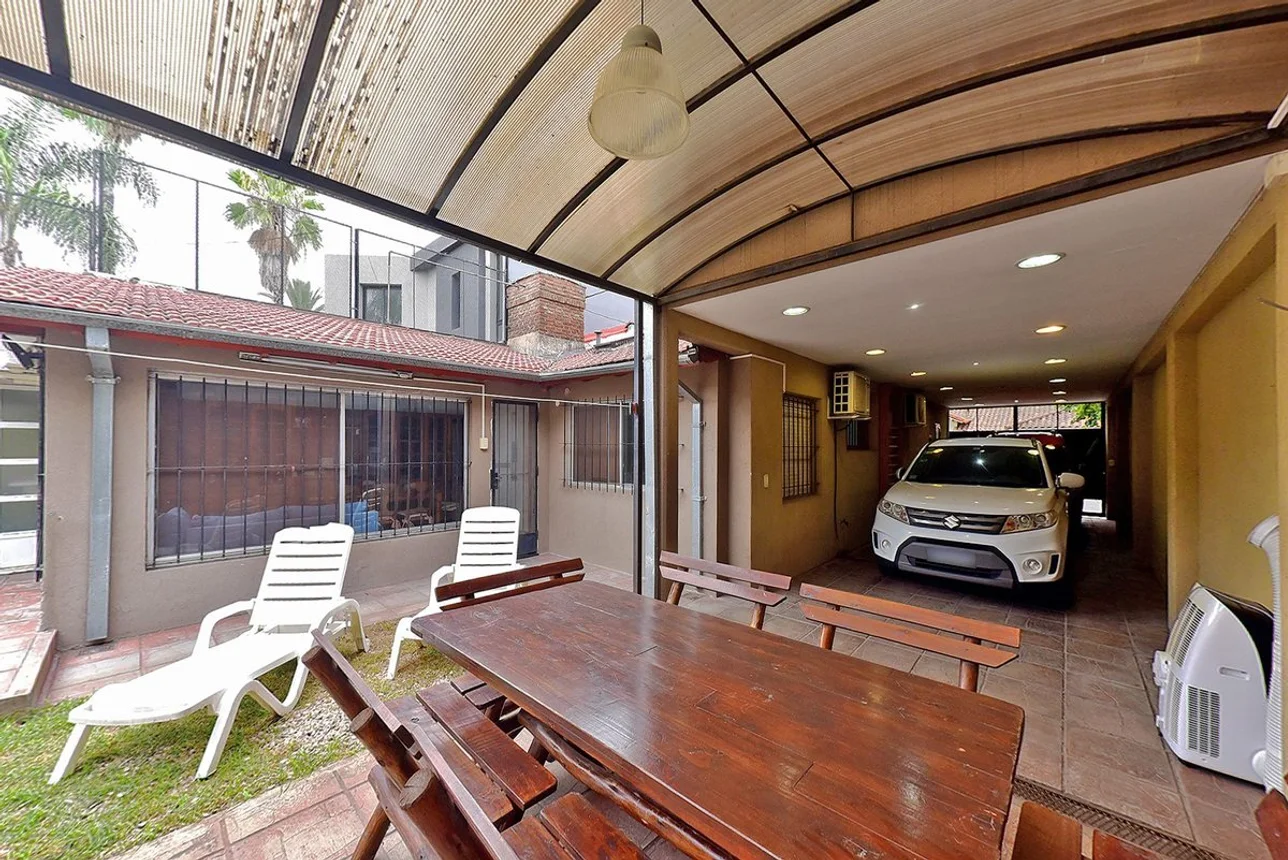 Casa de 6 ambientes en venta en Hurlingham, Debussy 1600, foto 3