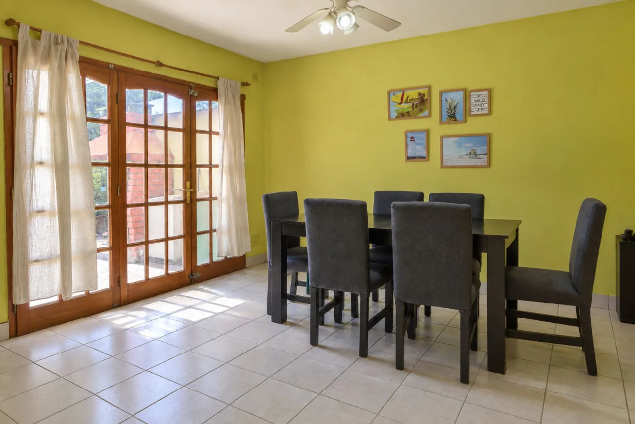Casa de 7 ambientes en venta en Manuel B. Gonnet, 135 E/ 505 y 507 2400
