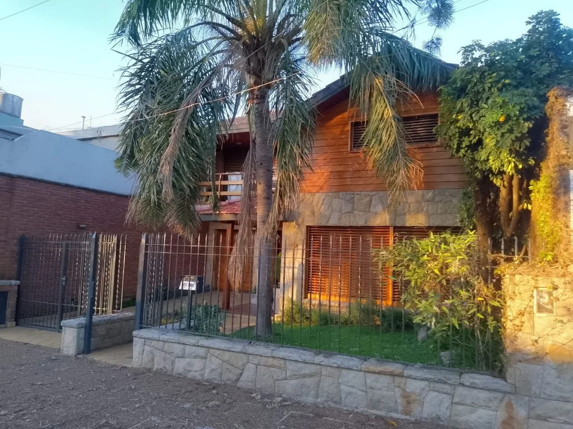 Casa en venta en Temperley, foto 2