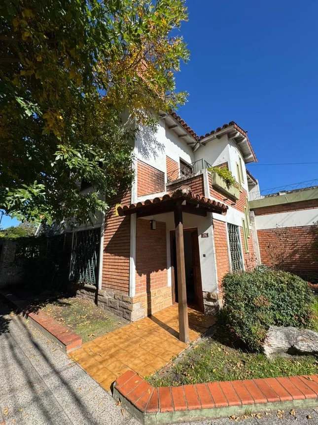 Casa en venta en Castelar, foto 2