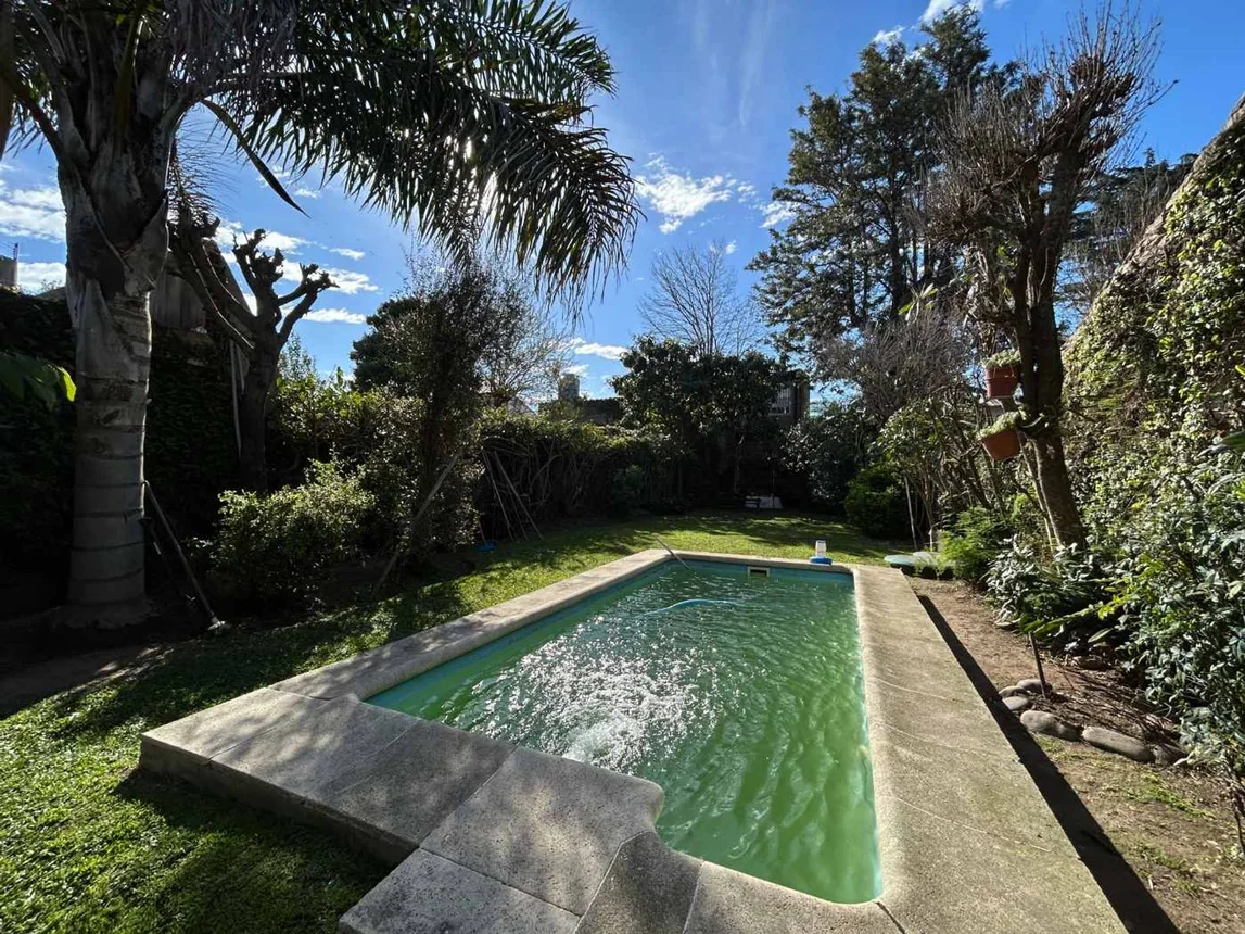 Casa de 4 ambientes en venta en Villa Sarmiento, Virrey Liniers 500