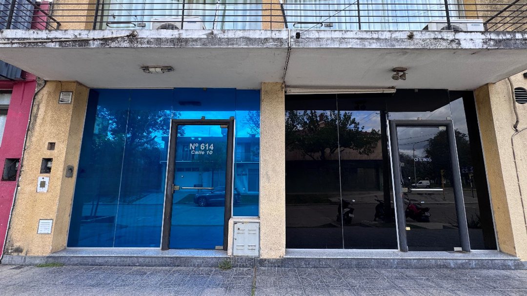 SE ALQUILA Salón comercial en Avellaneda Santa Fe
