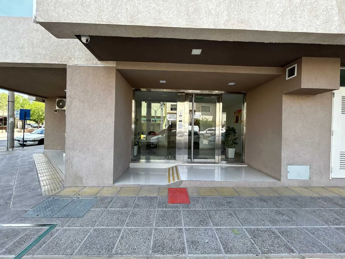 Departamento de 4 ambientes en venta en Neuquén, Independencia y Tucuman 0, foto 2