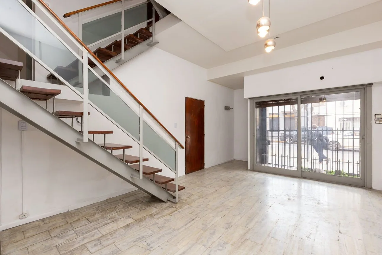 Casa tríplex de 4 ambientes en venta en Villa Urquiza, Nahuel Huapi 4400, foto 2