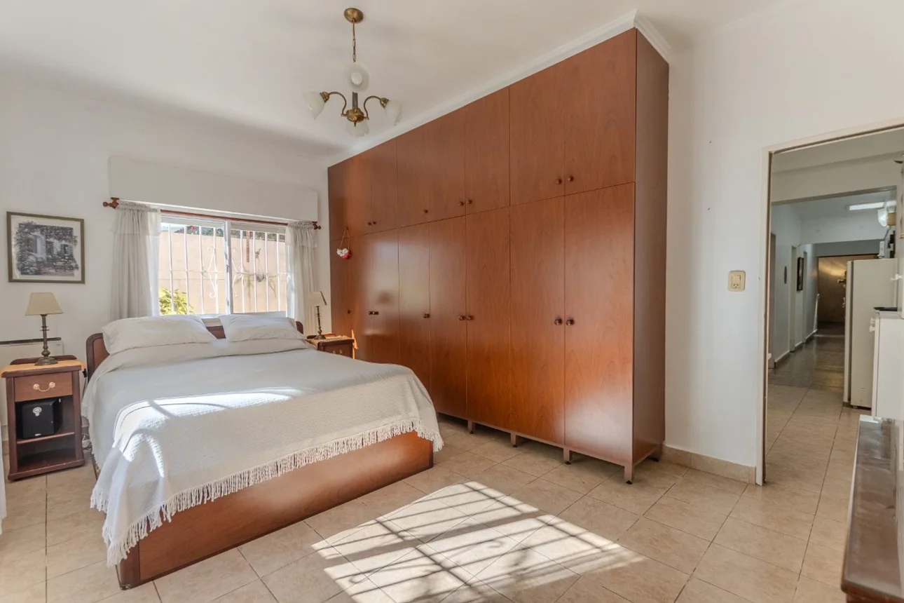 Casa de 5 ambientes en venta en Rafael Calzada, Presidente Juan Domingo Perón 3300, foto 2