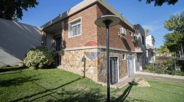 Venta casa Prado 3 dormitorios,  3 baños, cochera