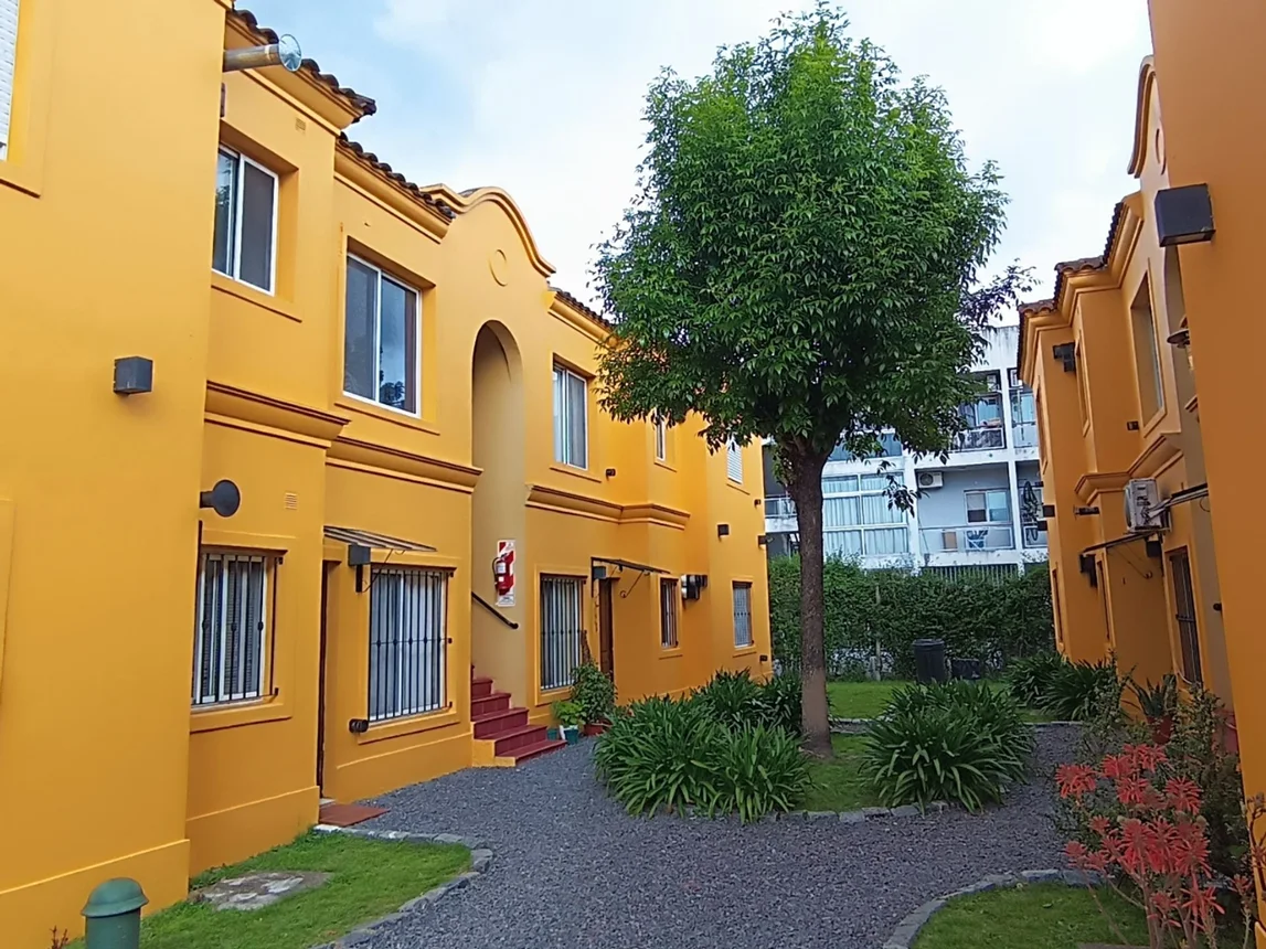 Departamento de 3 ambientes en venta en Pilar, Almirante Brown E/ Necochea y Sarmiento 600