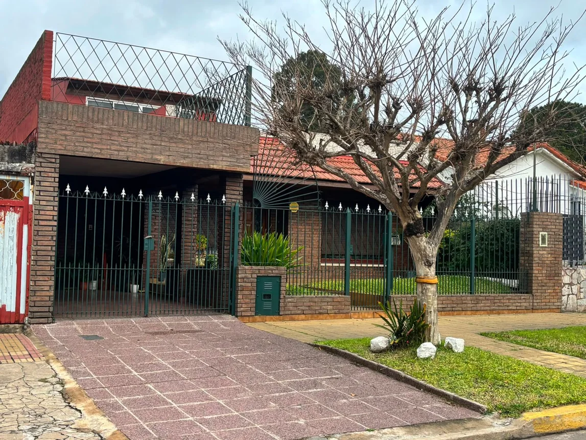 Casa en venta en Lomas de Zamora, foto 2