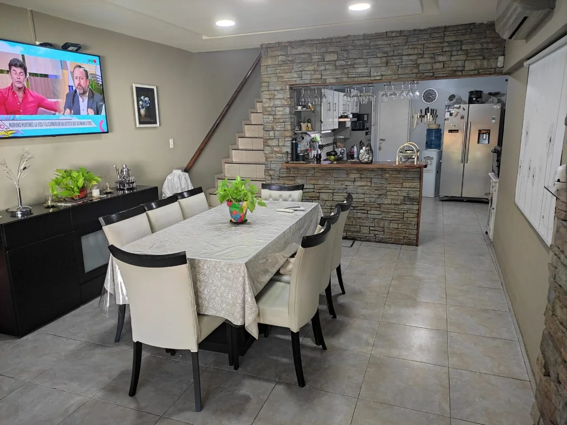 Casa en venta en Luis Guillón, foto 2