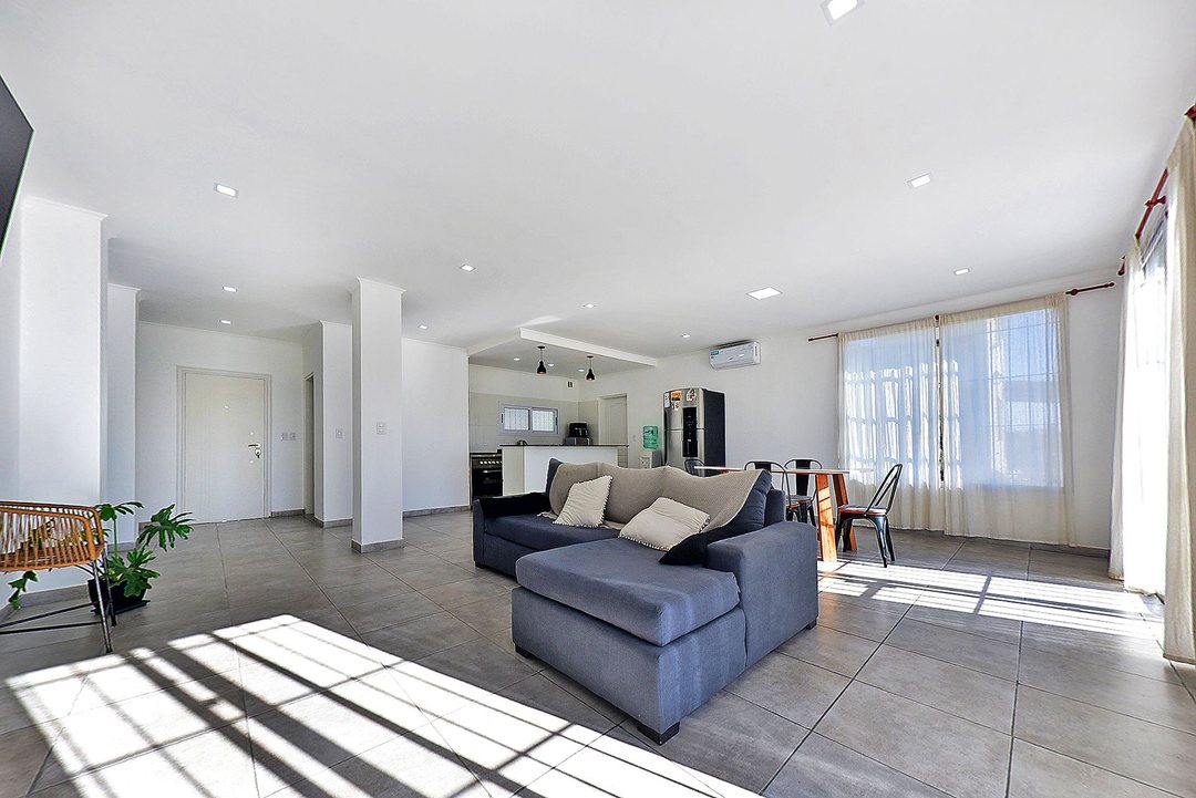 VENTA CASA NUEVA 4 AMB LUJAN HOSTERIA LOTE 1000 M
