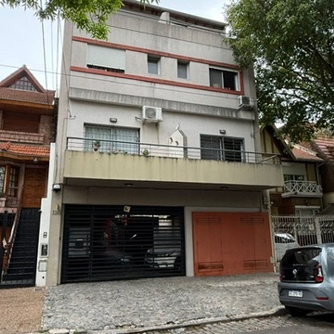 VENTA PH 4 AMBIENTES COCHERA PARRILLA COGHLAN