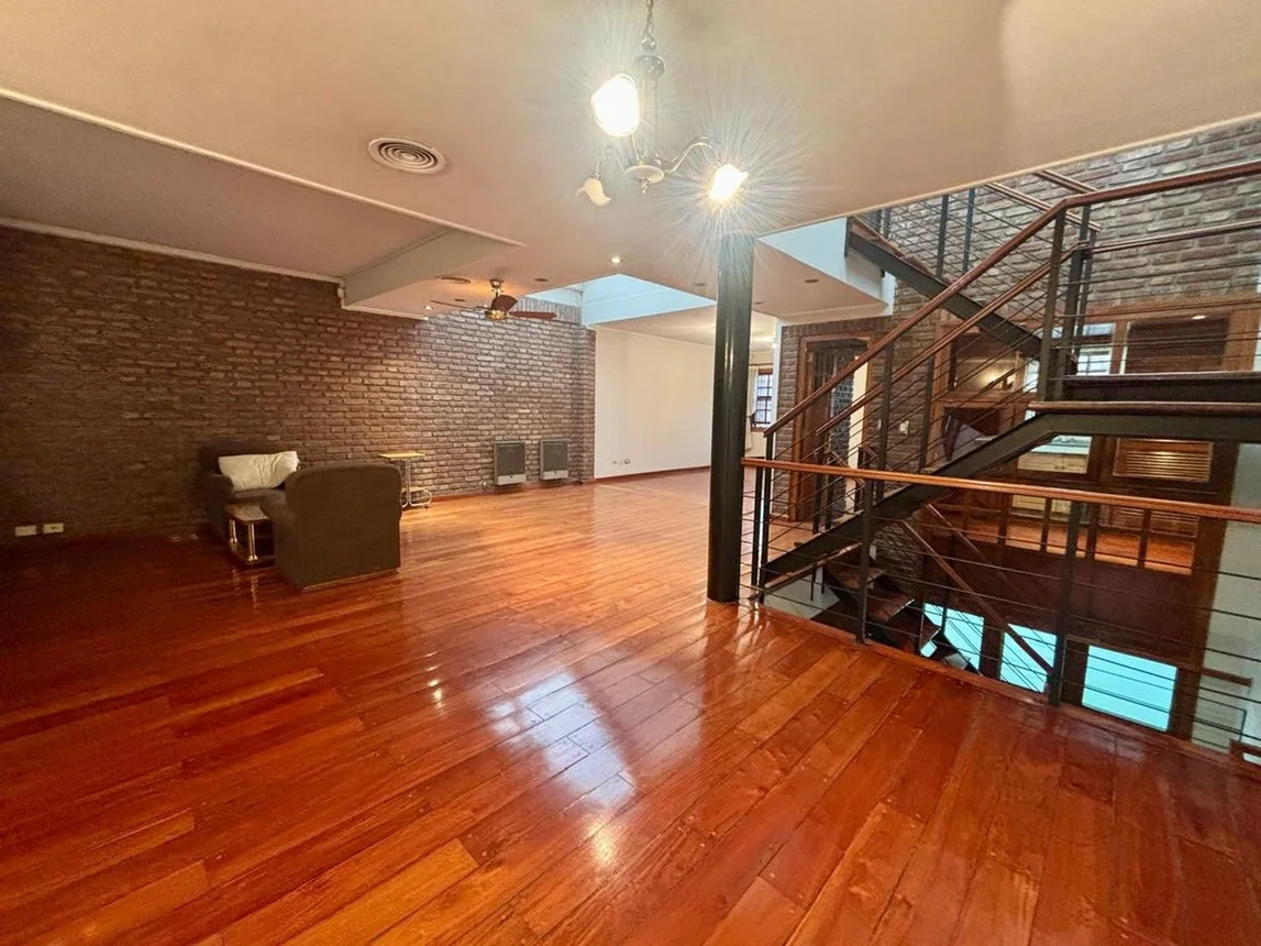 Casa en venta 3 dormitorios estudio permuta abasto, foto 5
