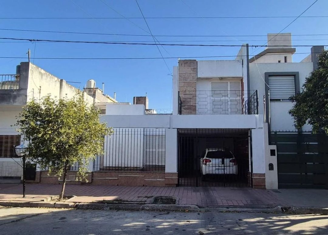 VENTA CASA 4 DORMITORIOS ALTO GENERAL PAZ