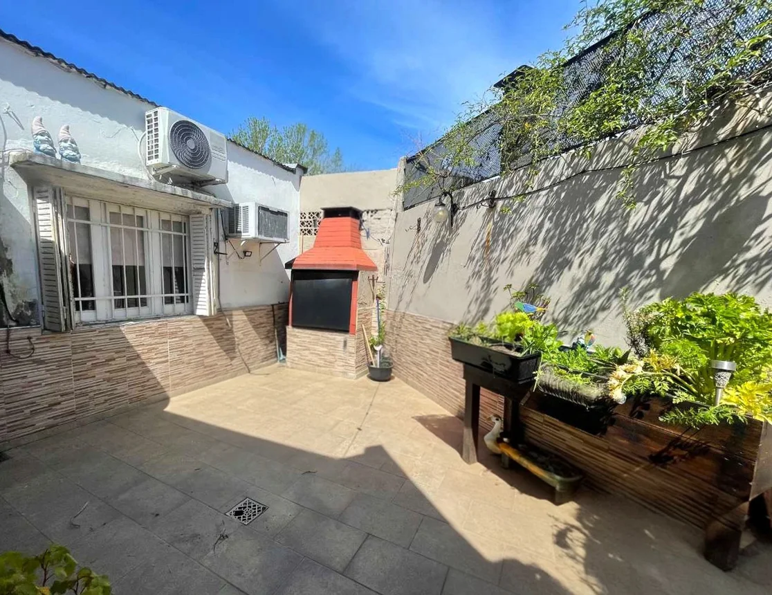 Casa en venta en La Plata, foto 2