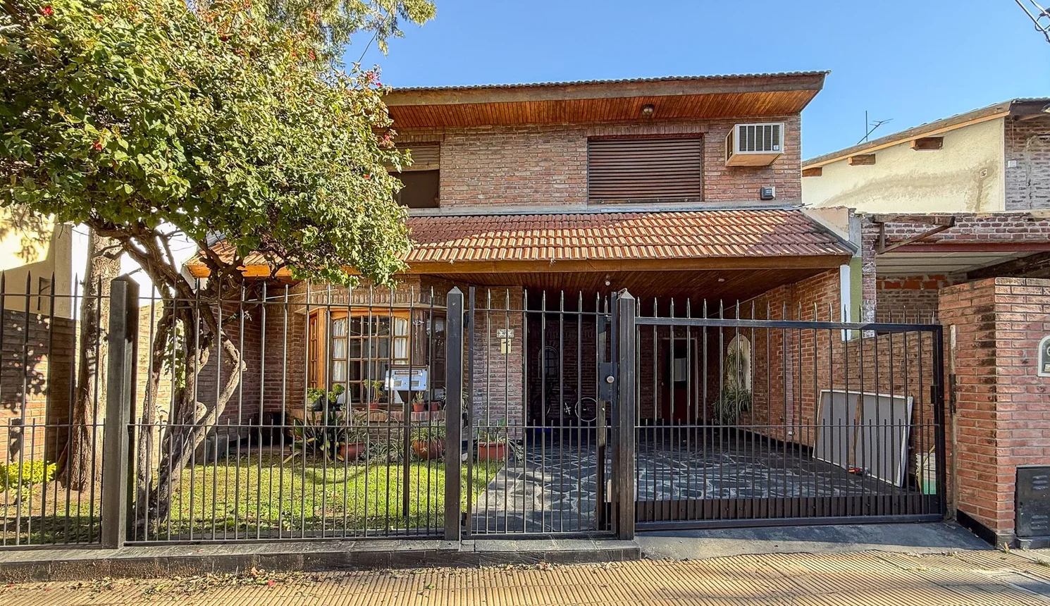 Casa de 5 ambientes en venta en Beccar, Garibaldi 1800