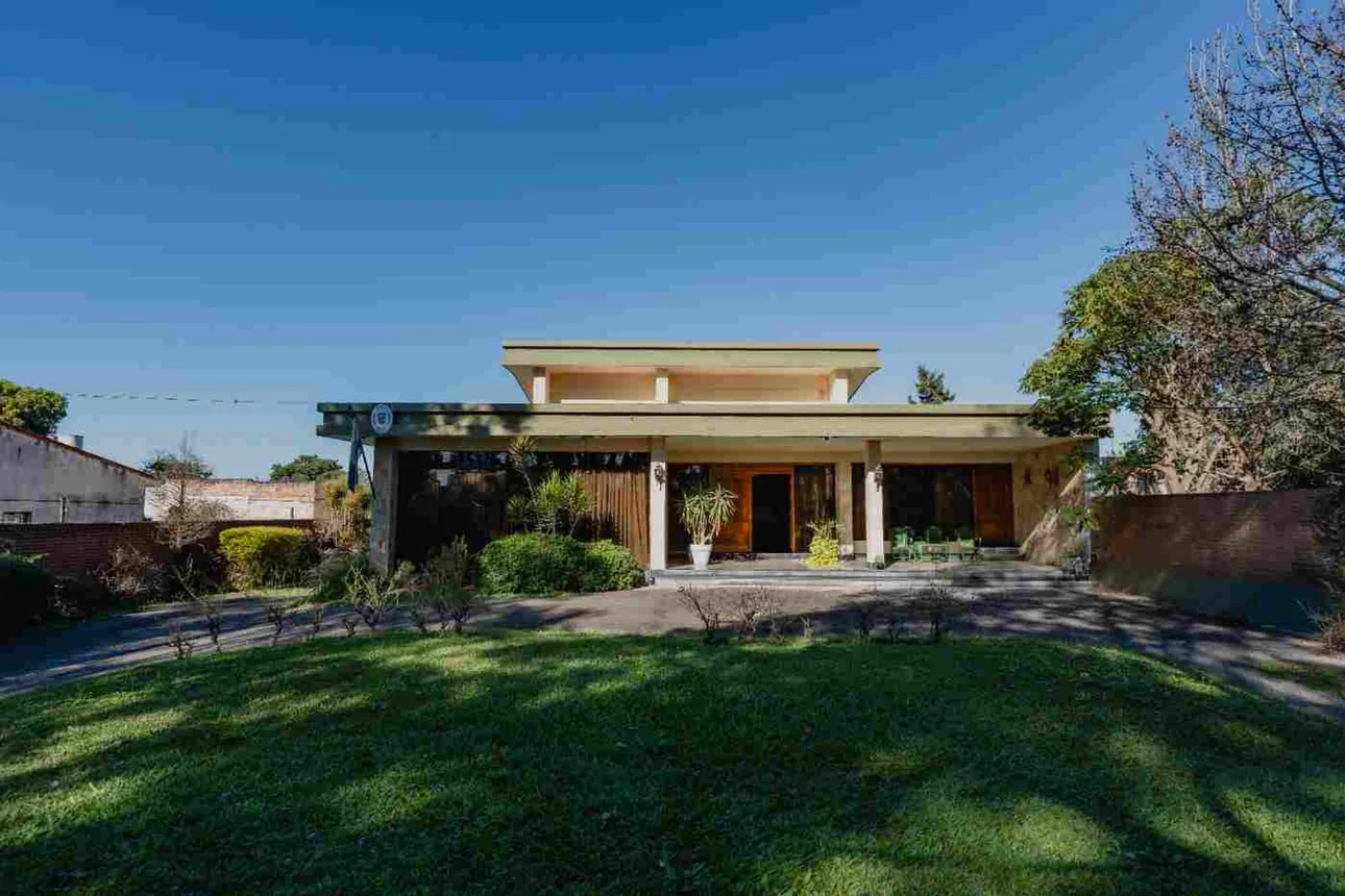 Casa de 8 ambientes en venta en San Miguel de Tucumán, Avenida Mate de Luna 3000