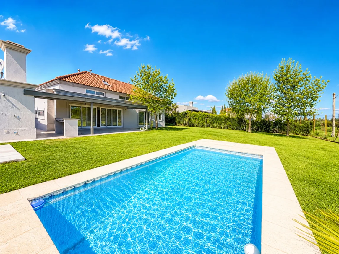 Casa en venta en Pilar