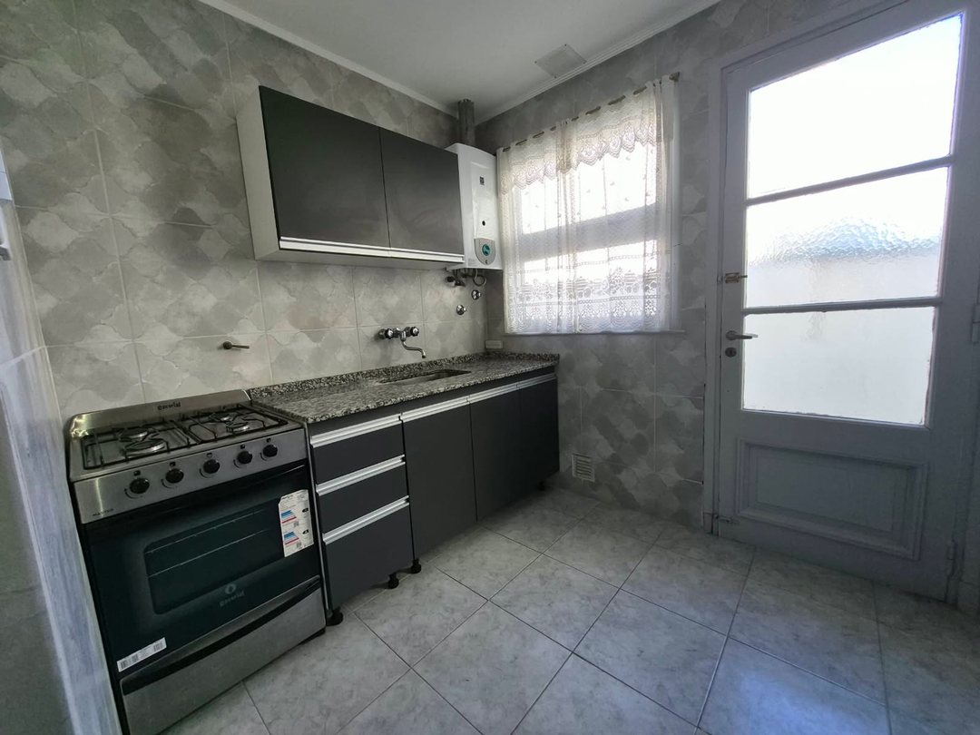 VENTA DEPARTAMENTO 2 AMB FLORES BALCON