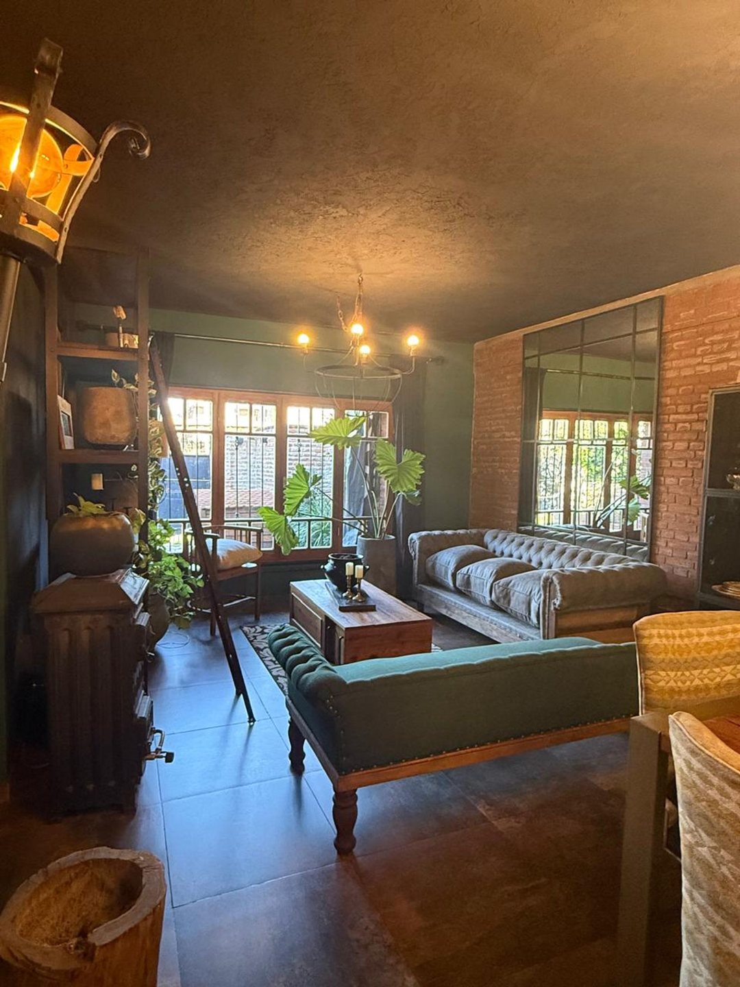 OPORTUNIDAD DOS CASAS INGNIERO BUDGE 5 DORMITORIOS