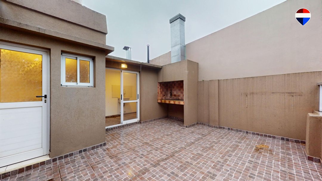 PH de 3 Ambientes en VENTA en BANFIELD con PATIO