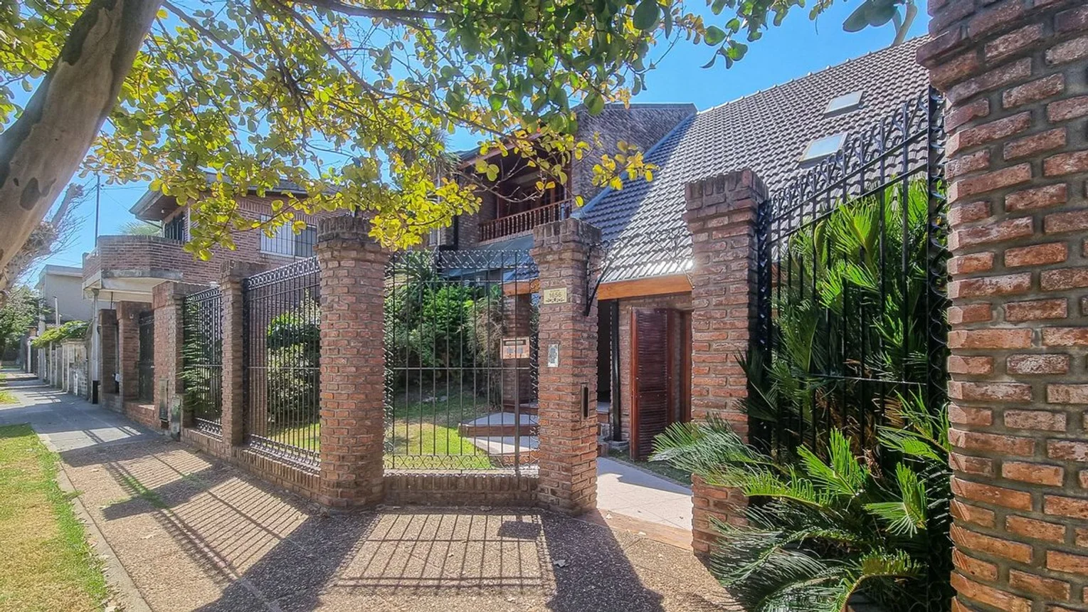 Casa de 8 ambientes en venta en Don Torcuato, General Ricchieri 1600, foto 3