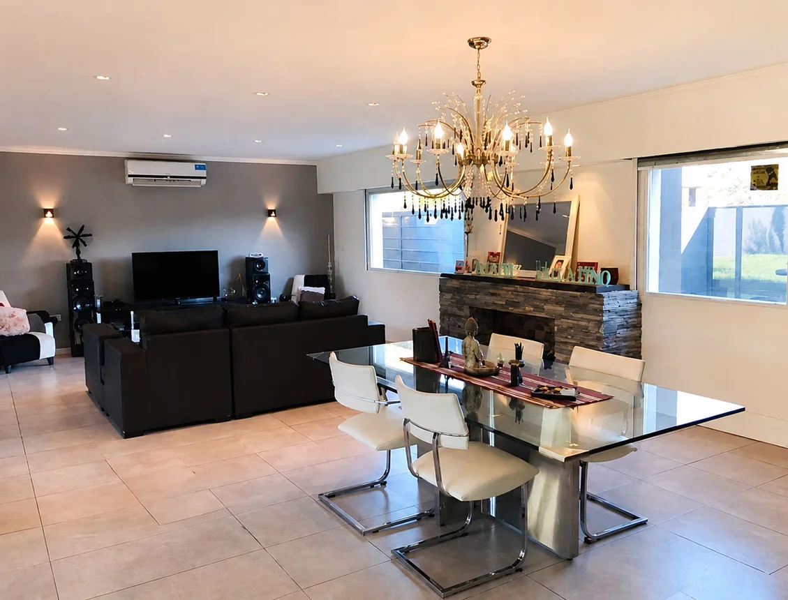 Casa de 5 ambientes en venta en Villa Luzuriaga, Alicante 1300, foto 5
