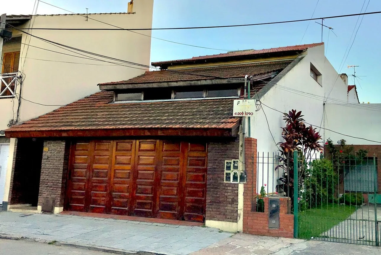 PH de 5 ambientes en venta en Piñeyro, Coronel Molinedo 1800