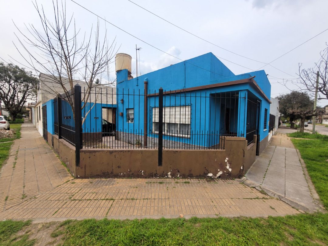VENTA DE CASA 3 AMBIENTES HURLINGHAM