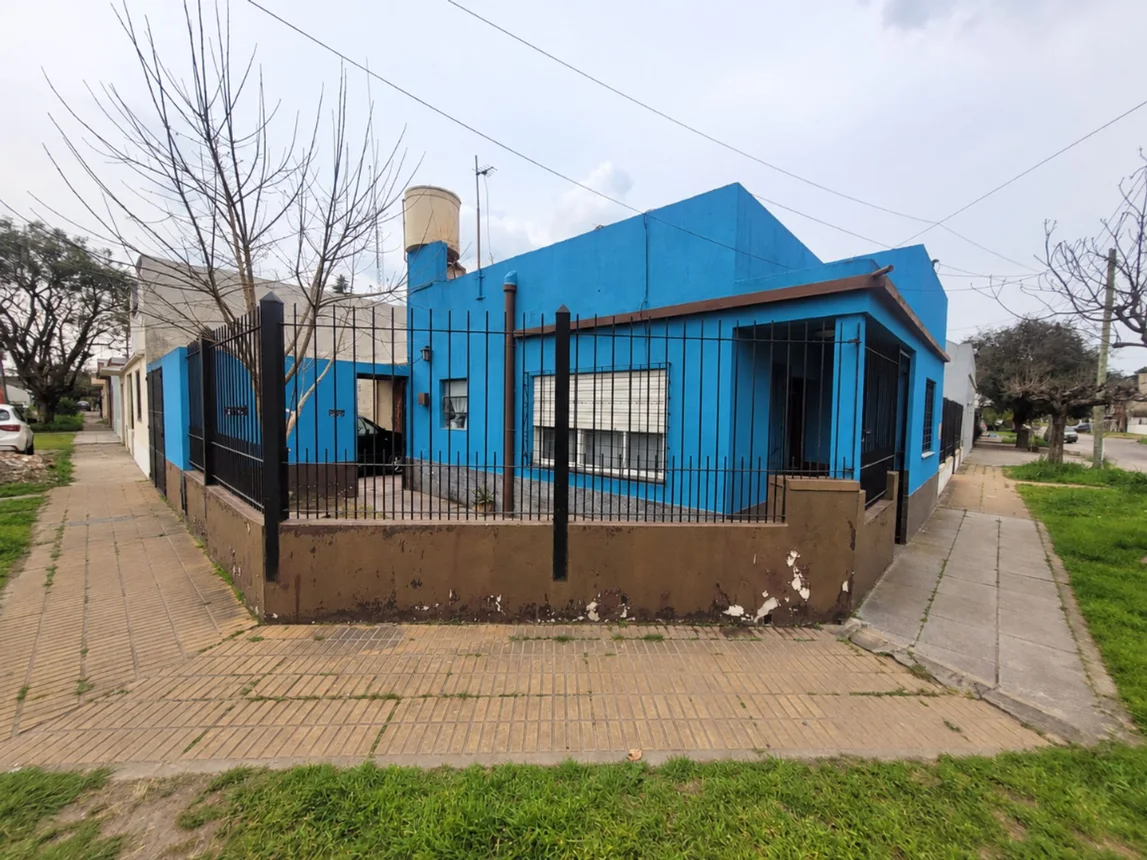Casa en venta en Villa Tesei, Waksman 800