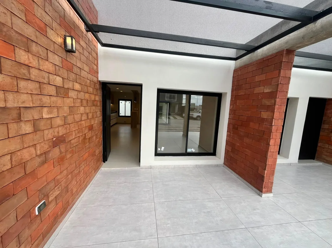 Dúplex de 4 ambientes en venta en Córdoba, Avenida Armada Argentina 3900, foto 4