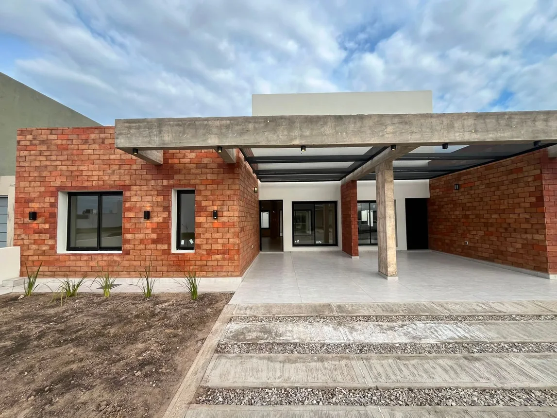 Dúplex de 4 ambientes en venta en Córdoba, Avenida Armada Argentina 3900, foto 2