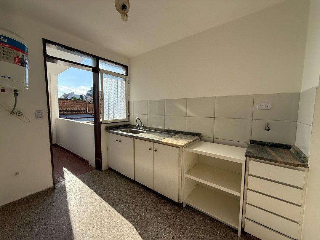VENTA EDIFICIO 6 DEPARTAMENTOS 2 DORM Bº GRAL PAZ